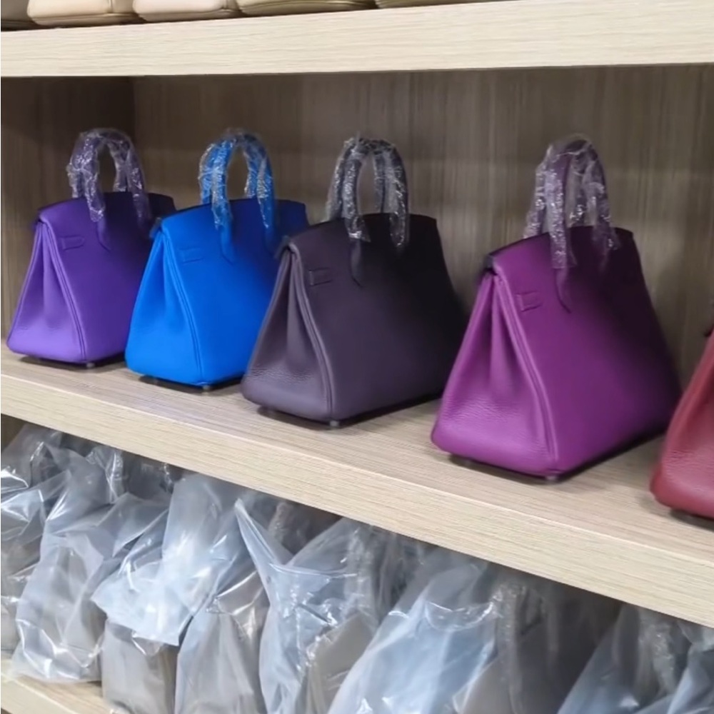 $Non Branded $25cm Togo leather bag with luxe lambskin interior & upgraded lock.